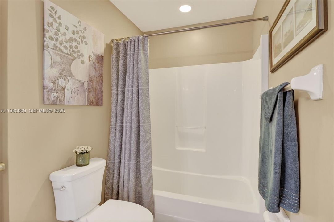 Guest bathroom shower/tub combo