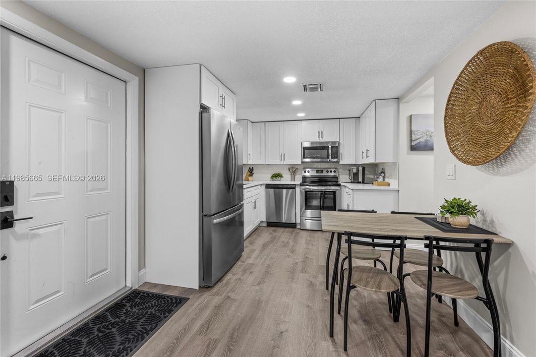 For Rent: $3,550 (3 beds, 2 baths, 1064 Square Feet)