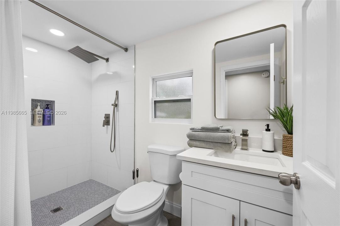 For Rent: $3,550 (3 beds, 2 baths, 1064 Square Feet)