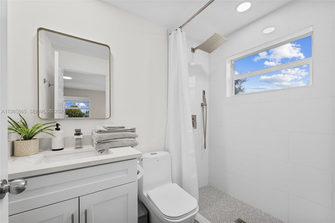 For Rent: $3,550 (3 beds, 2 baths, 1064 Square Feet)