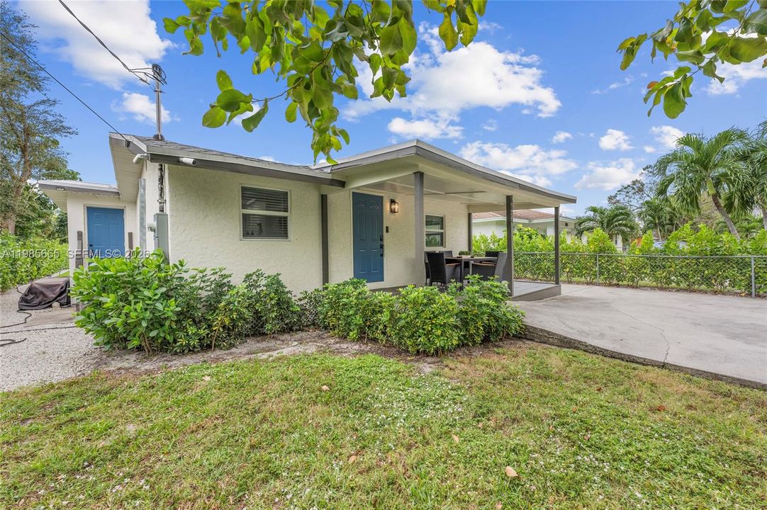 For Rent: $3,550 (3 beds, 2 baths, 1064 Square Feet)