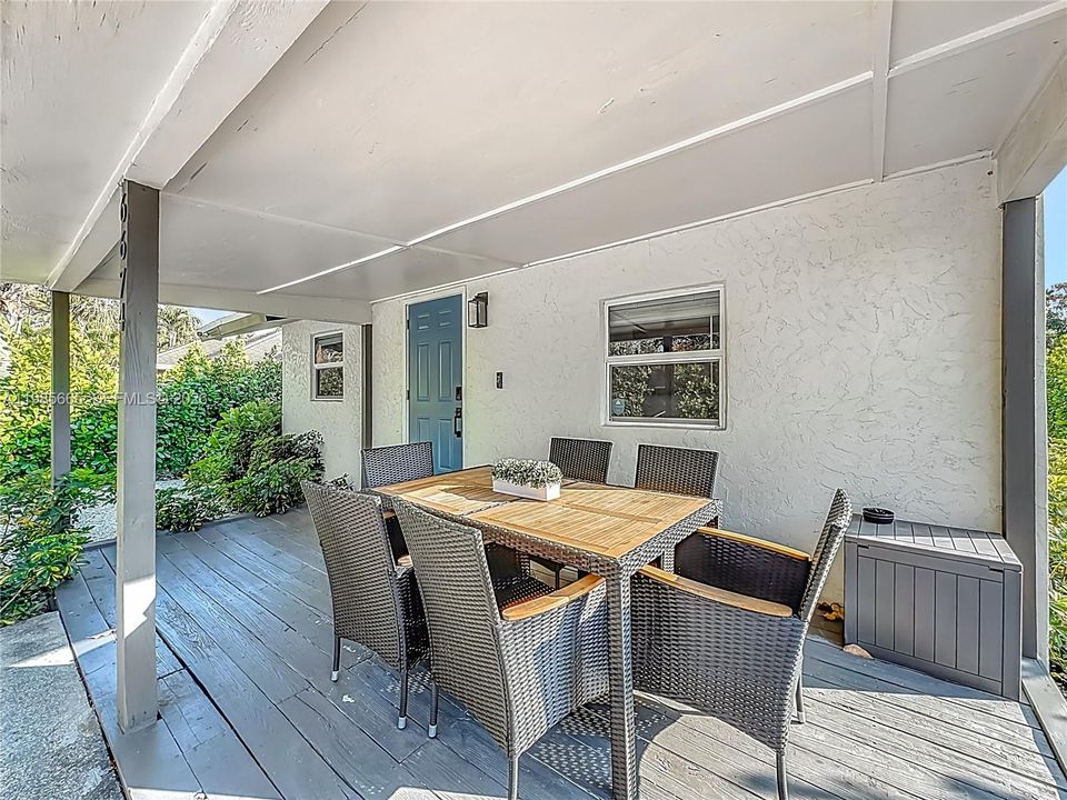 For Rent: $3,550 (3 beds, 2 baths, 1064 Square Feet)