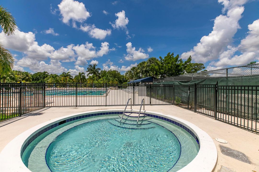 Hale Spa - Hot Tub