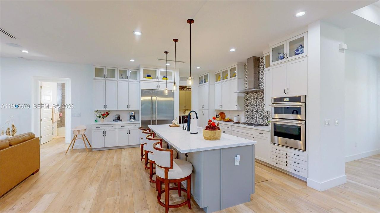 For Sale: $1,750,000 (5 beds, 4 baths, 3198 Square Feet)