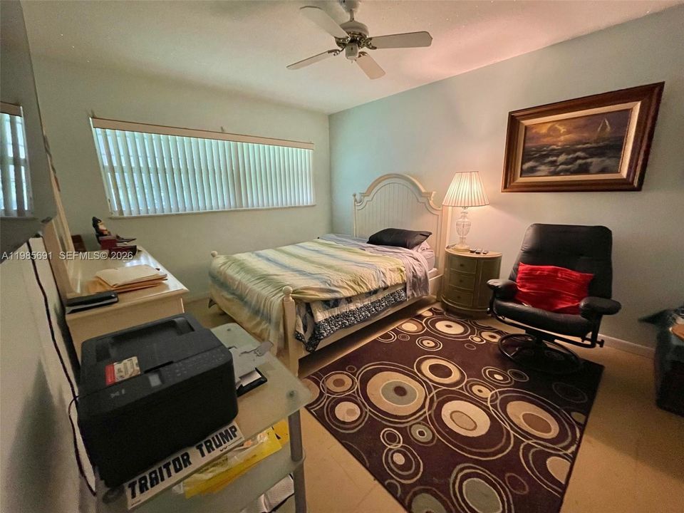 For Sale: $135,000 (1 beds, 1 baths, 744 Square Feet)