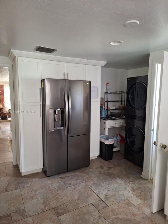 For Sale: $799,000 (2 beds, 2 baths, 2860 Square Feet)