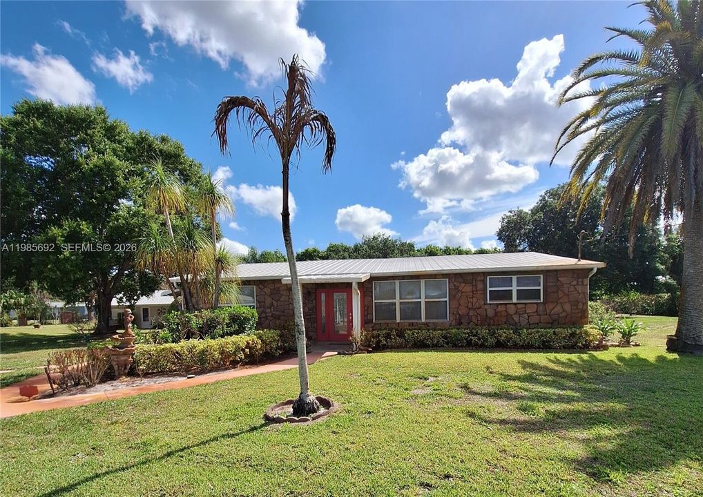 For Sale: $799,000 (2 beds, 2 baths, 2860 Square Feet)