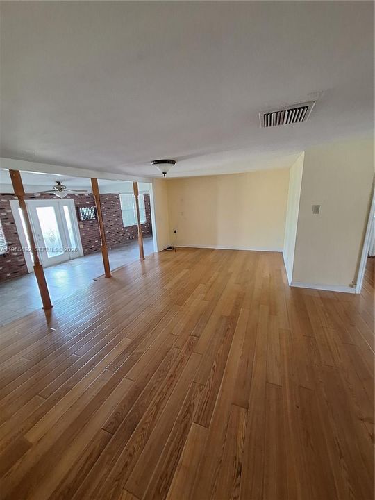 For Sale: $799,000 (2 beds, 2 baths, 2860 Square Feet)