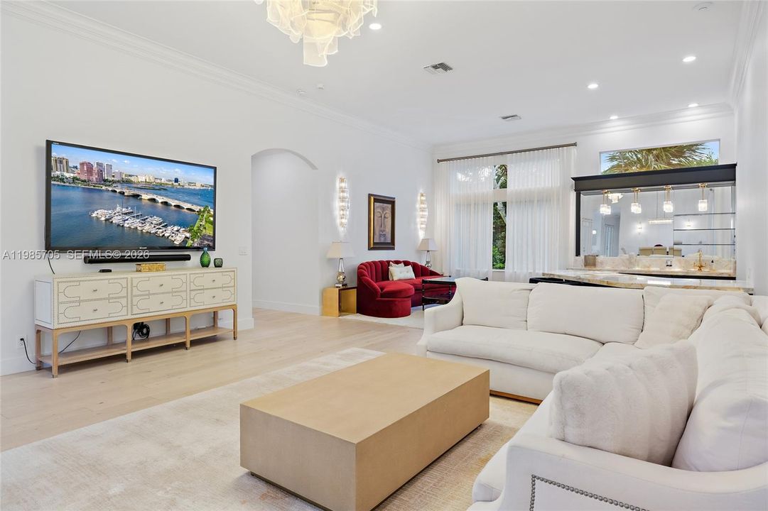 На продажу: $4,000,000 (4 спален, 4 ванн, 4549 Квадратных фут)