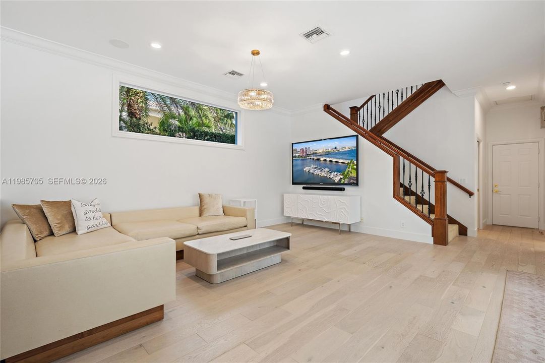 На продажу: $4,000,000 (4 спален, 4 ванн, 4549 Квадратных фут)