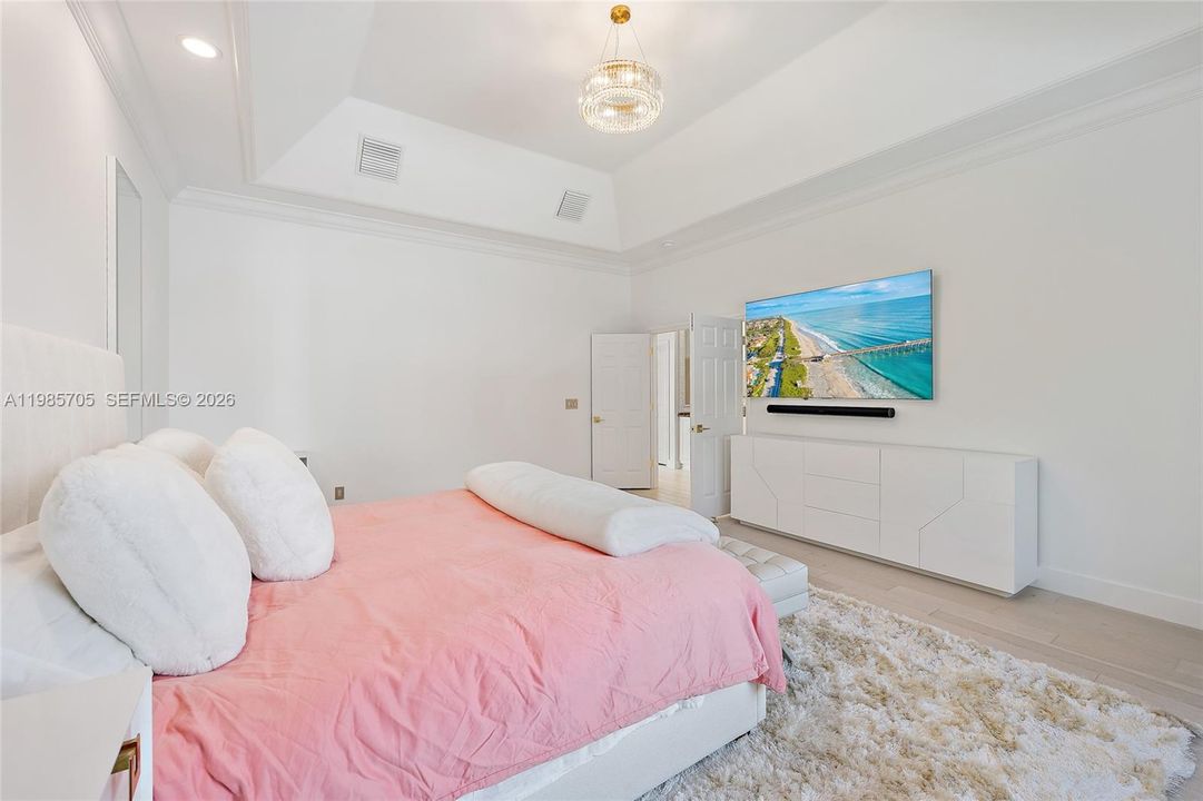 На продажу: $4,000,000 (4 спален, 4 ванн, 4549 Квадратных фут)