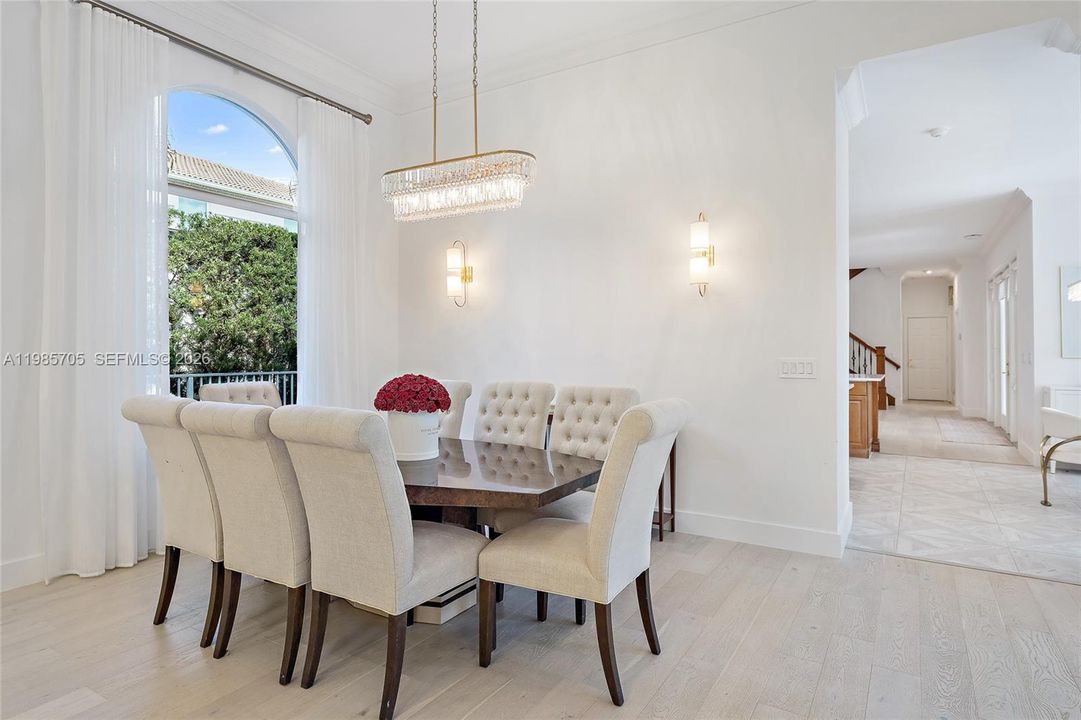 На продажу: $4,000,000 (4 спален, 4 ванн, 4549 Квадратных фут)