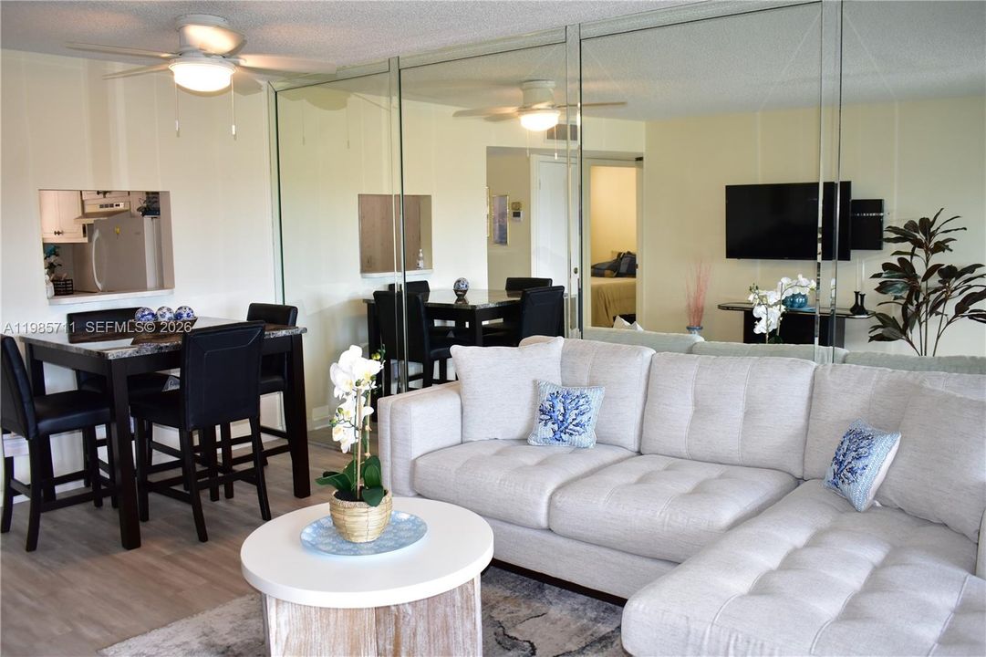 En Venta: $94,000 (2 camas, 2 baños, 850 Pies cuadrados)