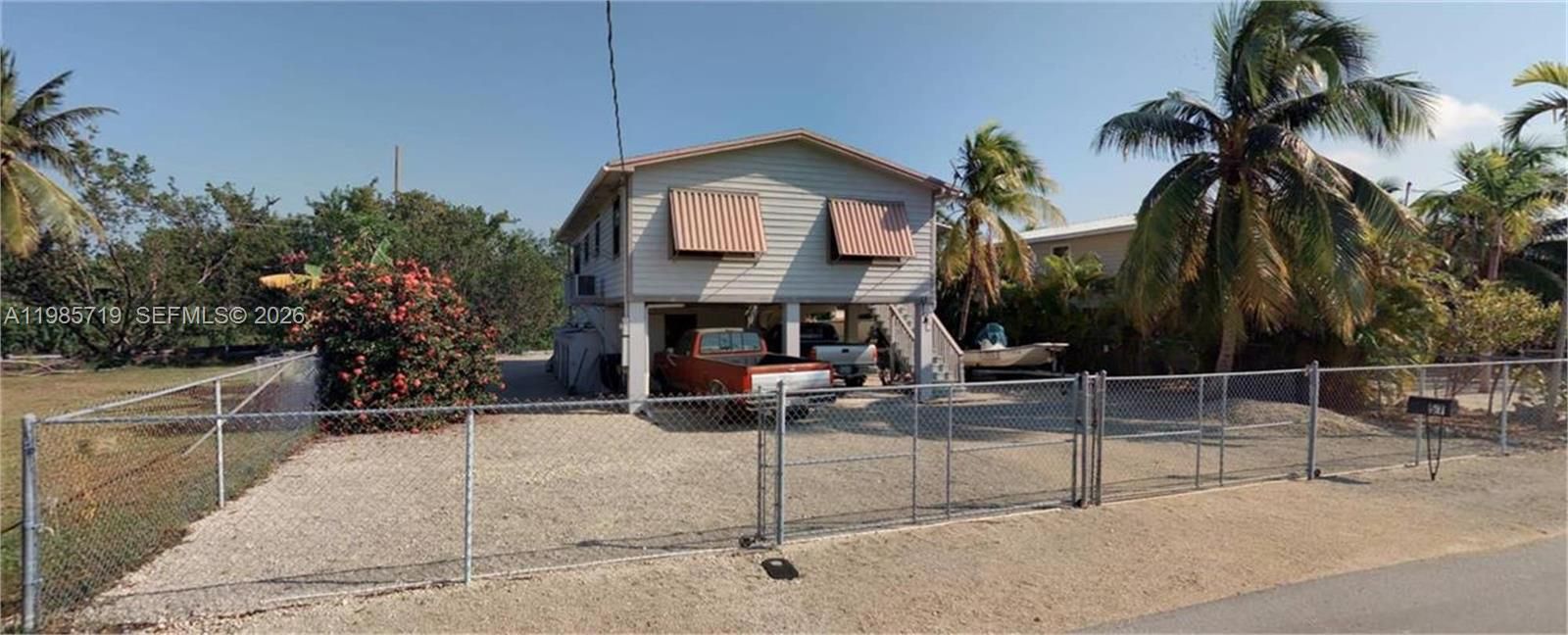 Recently Sold: $550,000 (2 beds, 2 baths, 948 Square Feet)