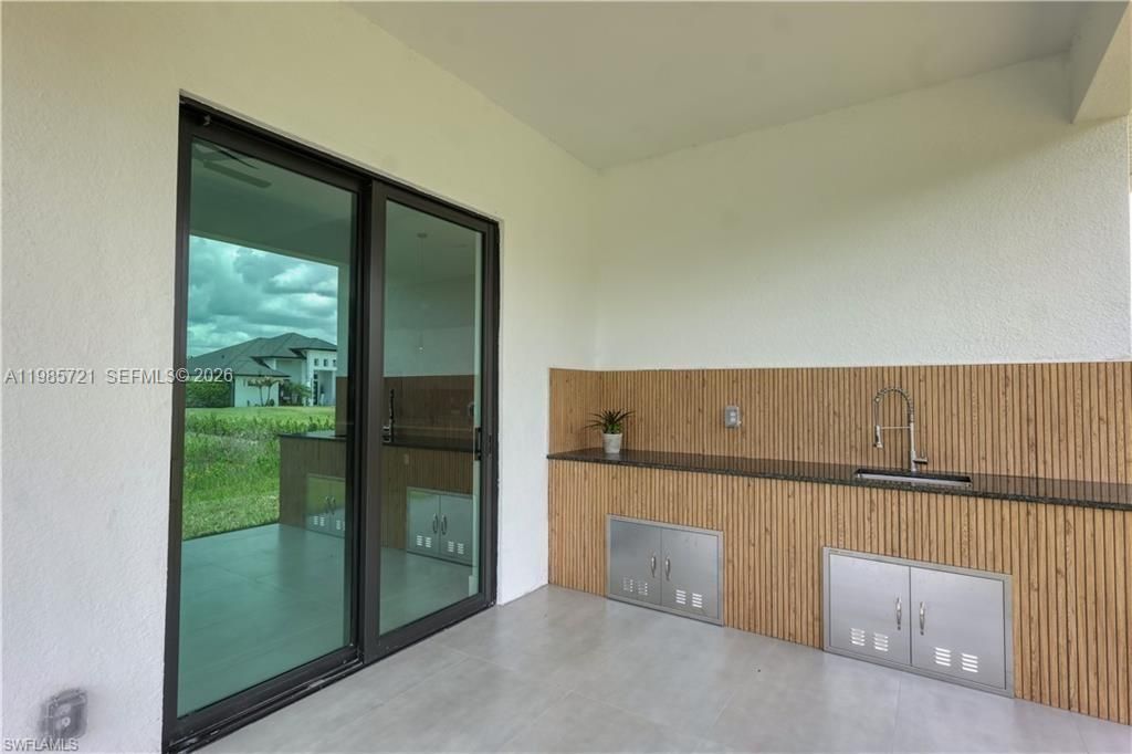 En Venta: $559,000 (3 camas, 2 baños, 1812 Pies cuadrados)