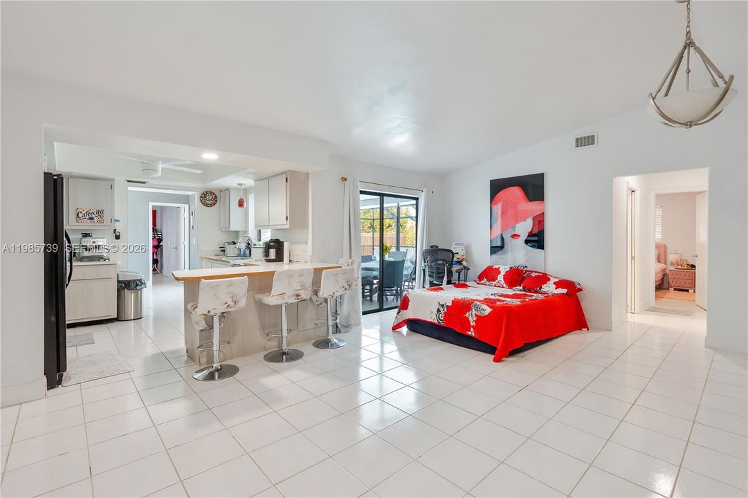 En Venta: $392,000 (3 camas, 2 baños, 1913 Pies cuadrados)