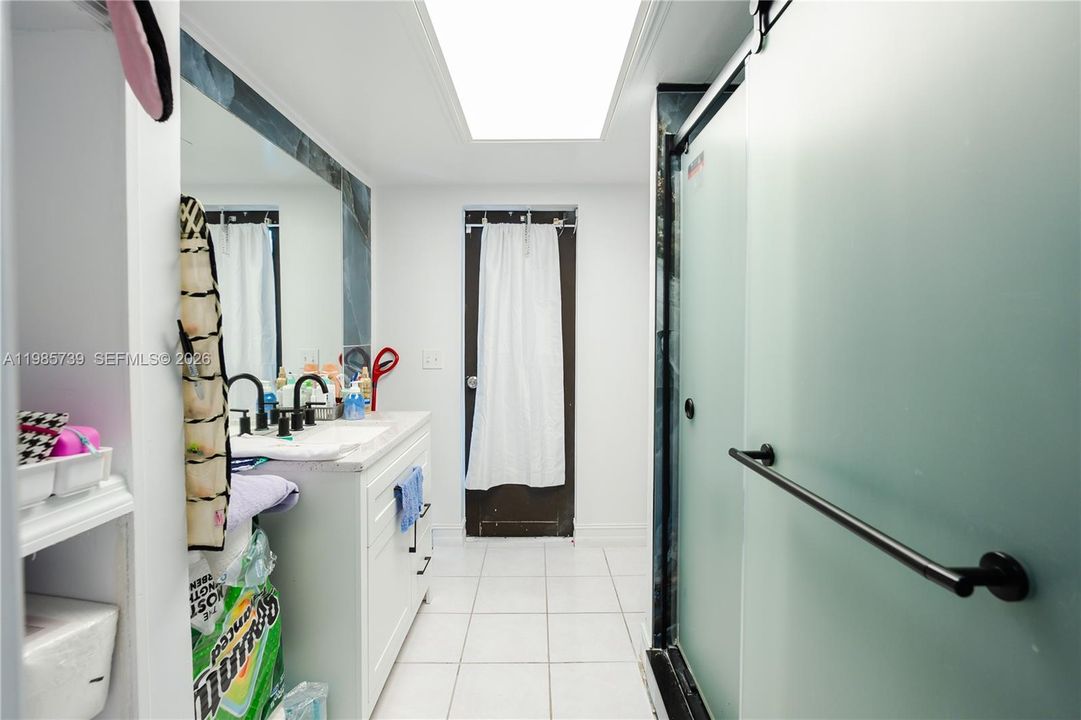 En Venta: $392,000 (3 camas, 2 baños, 1913 Pies cuadrados)