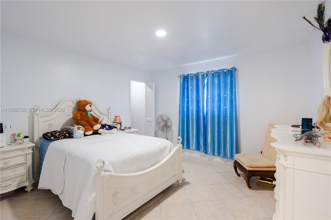 En Venta: $392,000 (3 camas, 2 baños, 1913 Pies cuadrados)