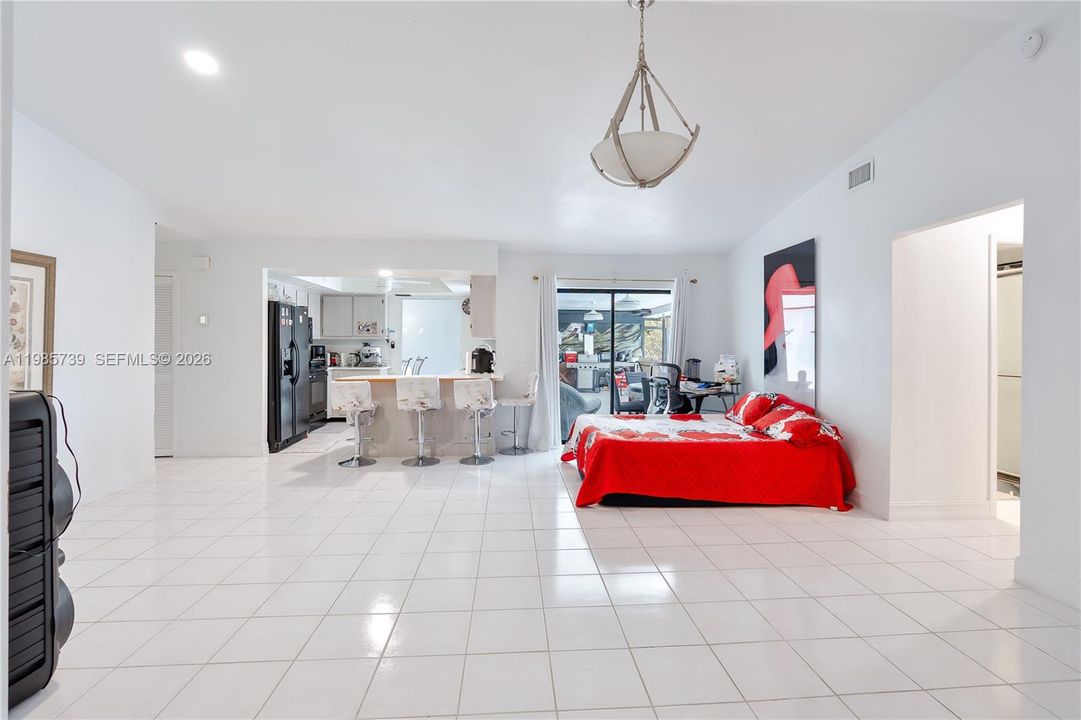 En Venta: $392,000 (3 camas, 2 baños, 1913 Pies cuadrados)