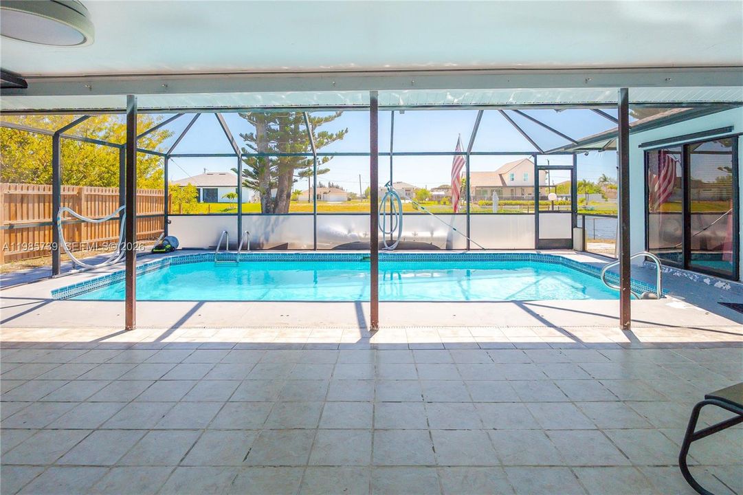 En Venta: $392,000 (3 camas, 2 baños, 1913 Pies cuadrados)
