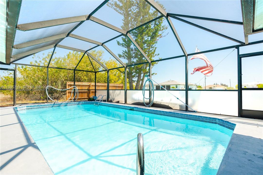 En Venta: $392,000 (3 camas, 2 baños, 1913 Pies cuadrados)