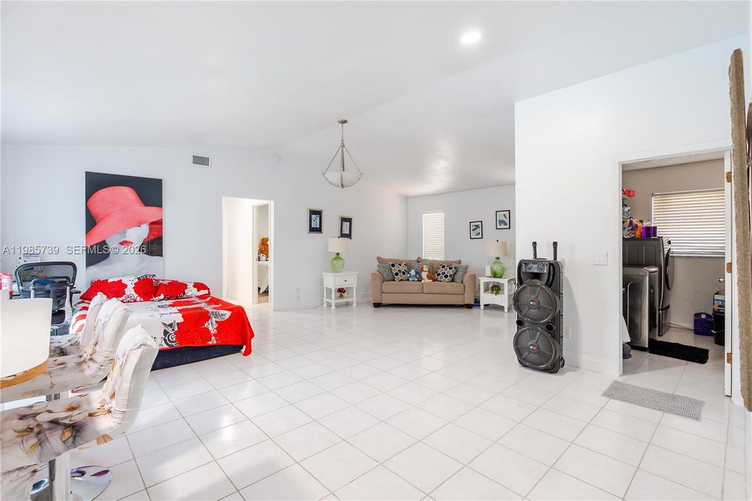 En Venta: $392,000 (3 camas, 2 baños, 1913 Pies cuadrados)