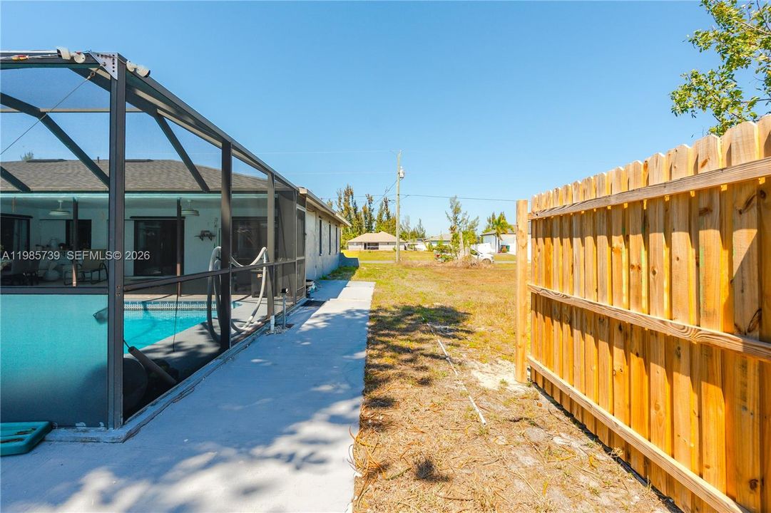 En Venta: $392,000 (3 camas, 2 baños, 1913 Pies cuadrados)