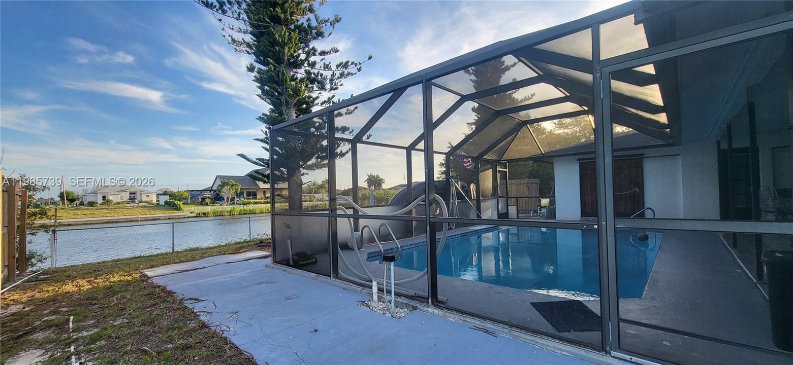 En Venta: $392,000 (3 camas, 2 baños, 1913 Pies cuadrados)