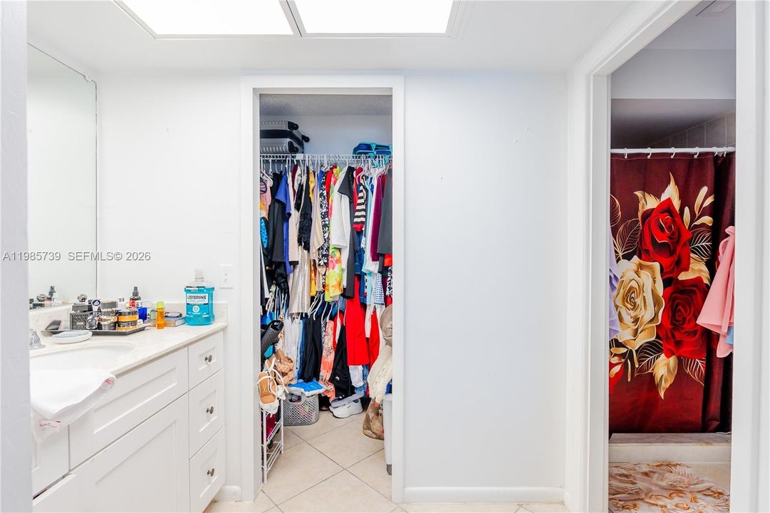 En Venta: $392,000 (3 camas, 2 baños, 1913 Pies cuadrados)