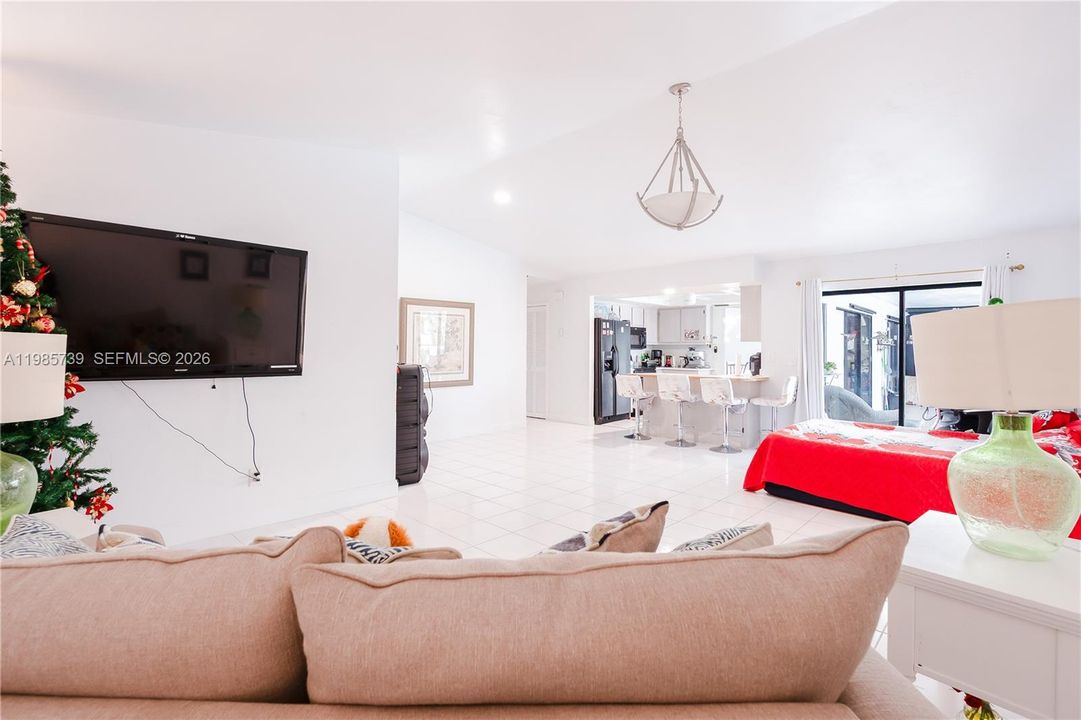 En Venta: $392,000 (3 camas, 2 baños, 1913 Pies cuadrados)