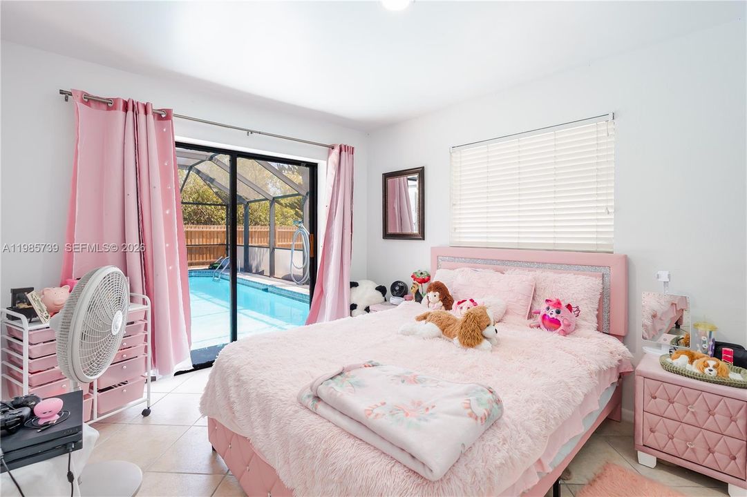 En Venta: $392,000 (3 camas, 2 baños, 1913 Pies cuadrados)