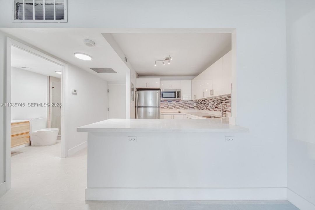 For Sale: $849,500 (1 beds, 1 baths, 600 Square Feet)