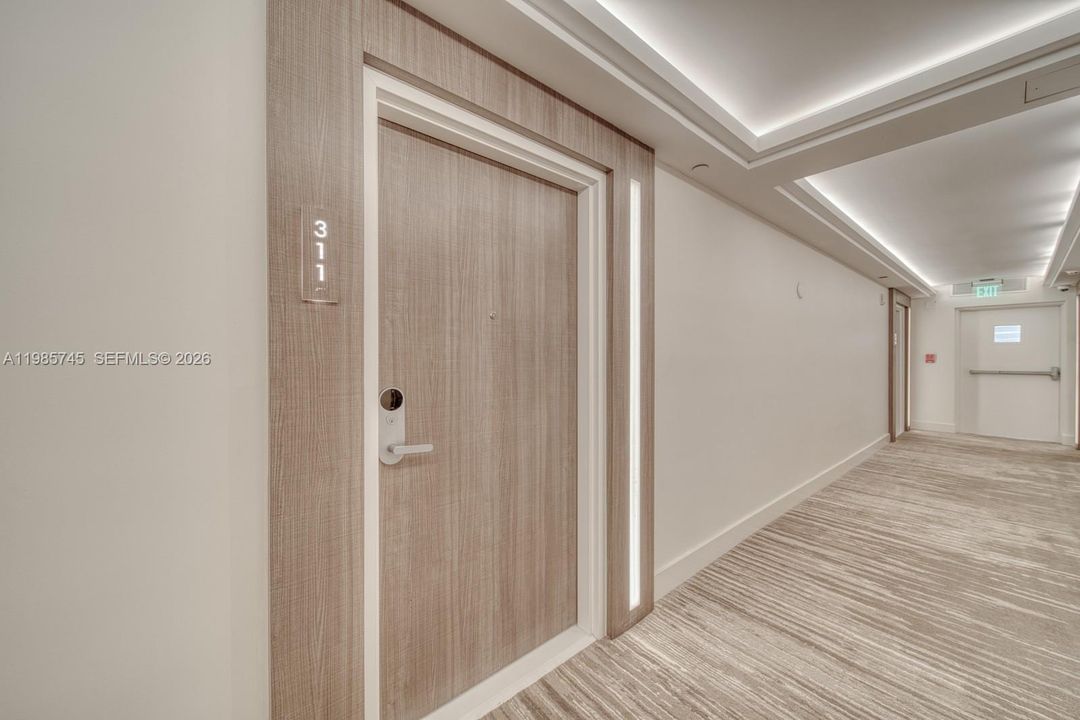 For Sale: $849,500 (1 beds, 1 baths, 600 Square Feet)