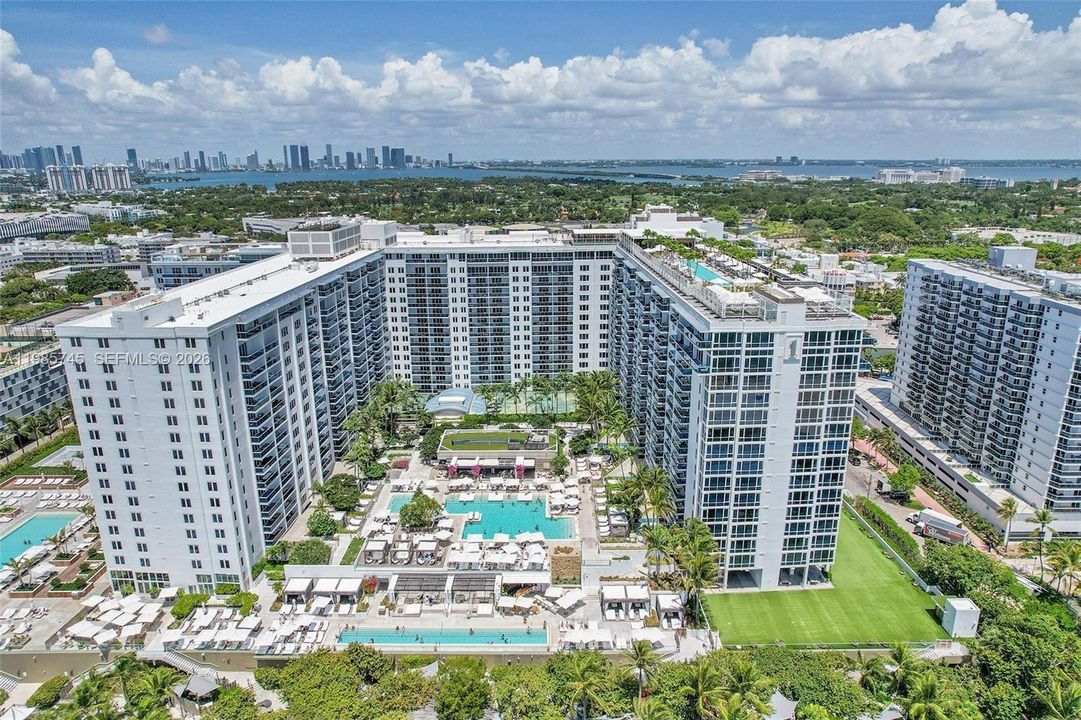 For Sale: $849,500 (1 beds, 1 baths, 600 Square Feet)