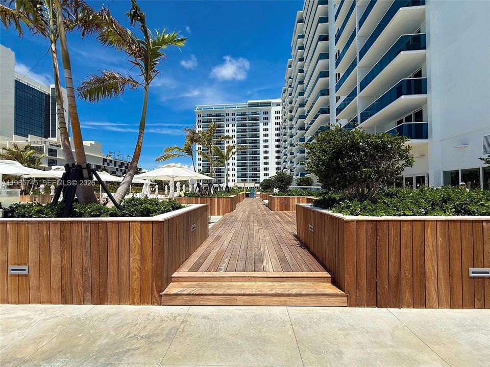 For Sale: $849,500 (1 beds, 1 baths, 600 Square Feet)