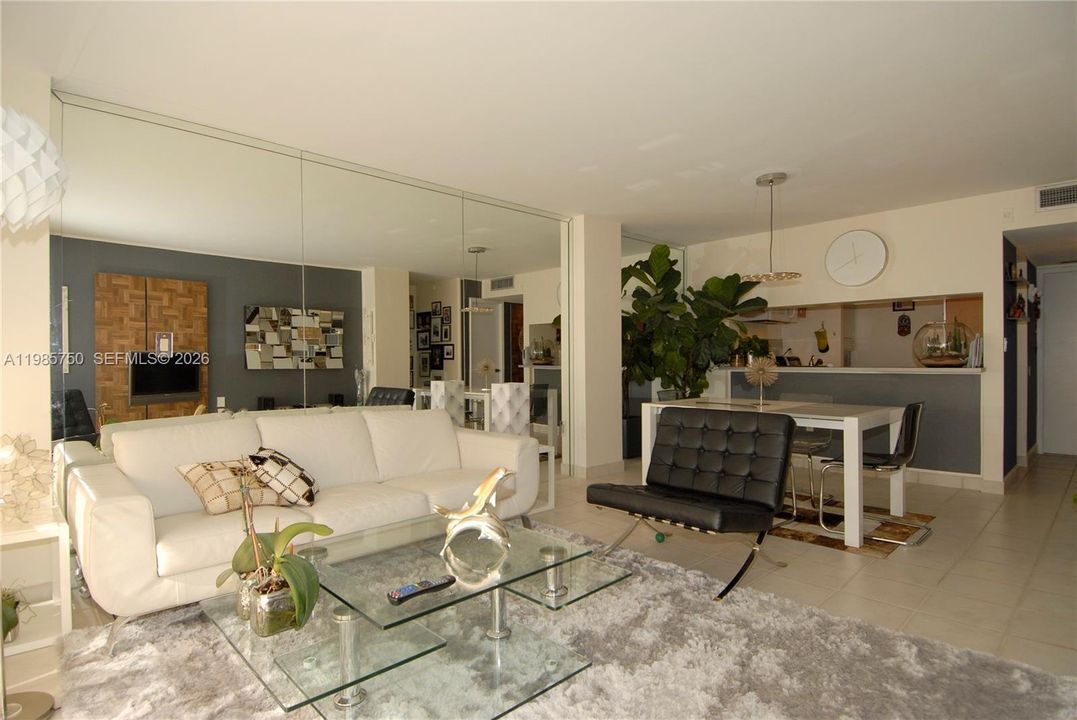 En Venta: $375,000 (1 camas, 1 baños, 768 Pies cuadrados)