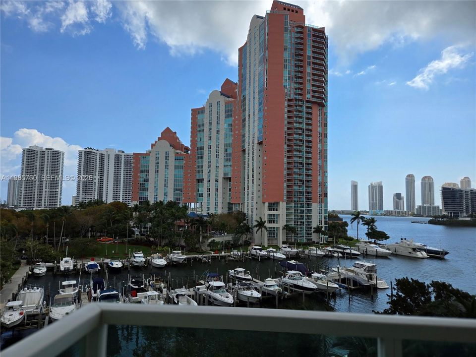 For Sale: $679,900 (2 beds, 2 baths, 1670 Square Feet)