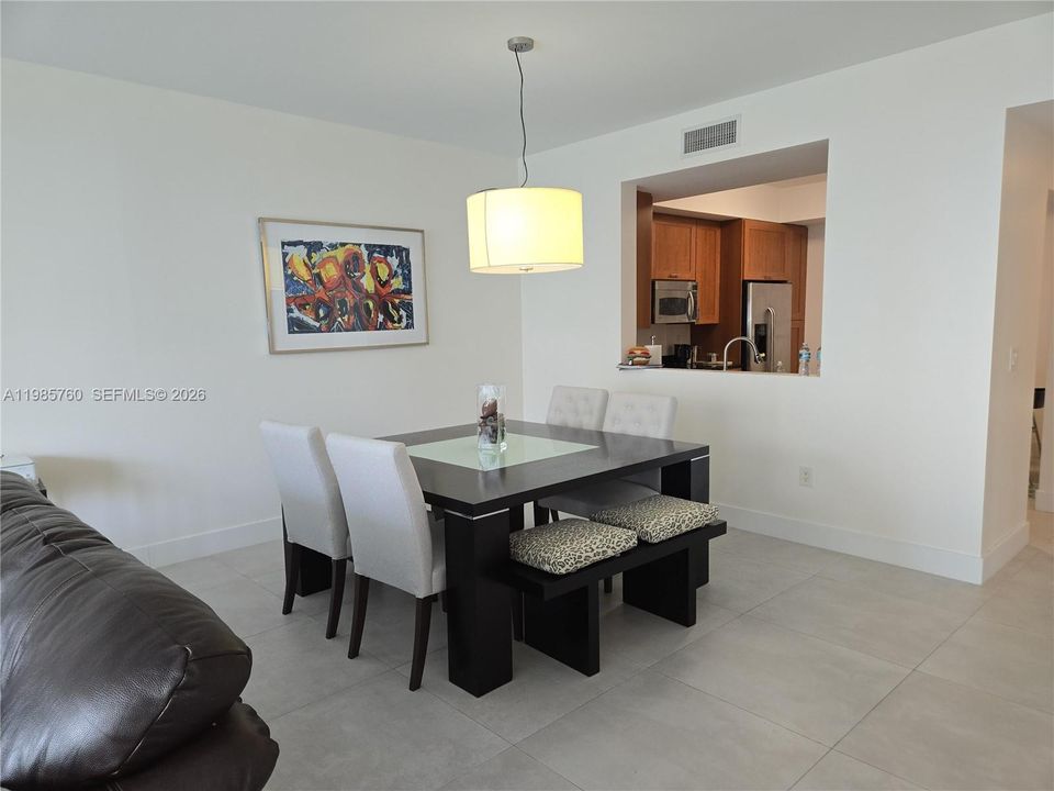 For Sale: $679,900 (2 beds, 2 baths, 1670 Square Feet)