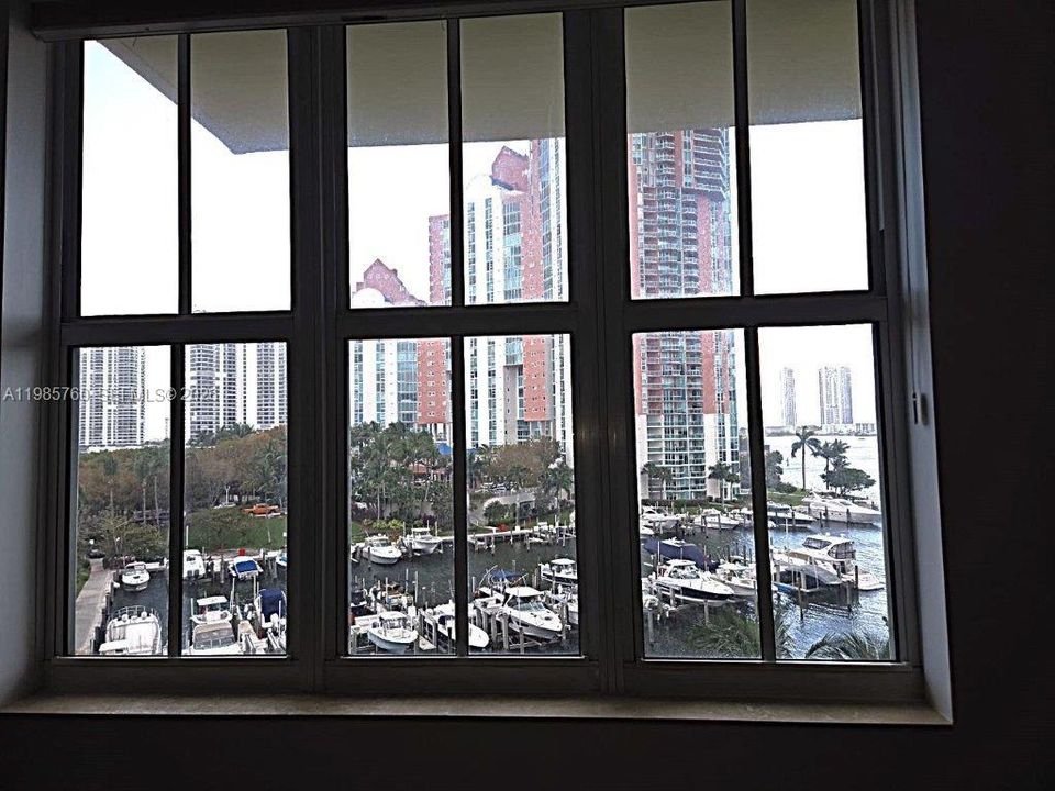 For Sale: $679,900 (2 beds, 2 baths, 1670 Square Feet)
