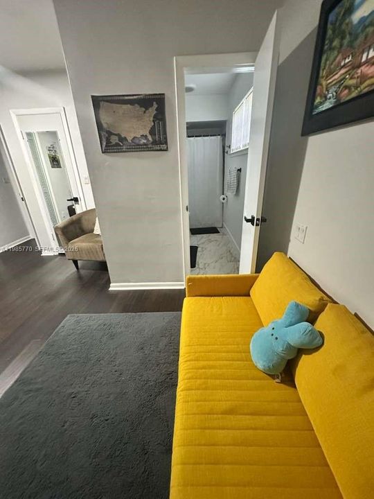 Недавно продано: $750,000 (3 спален, 2 ванн, 1387 Квадратных фут)