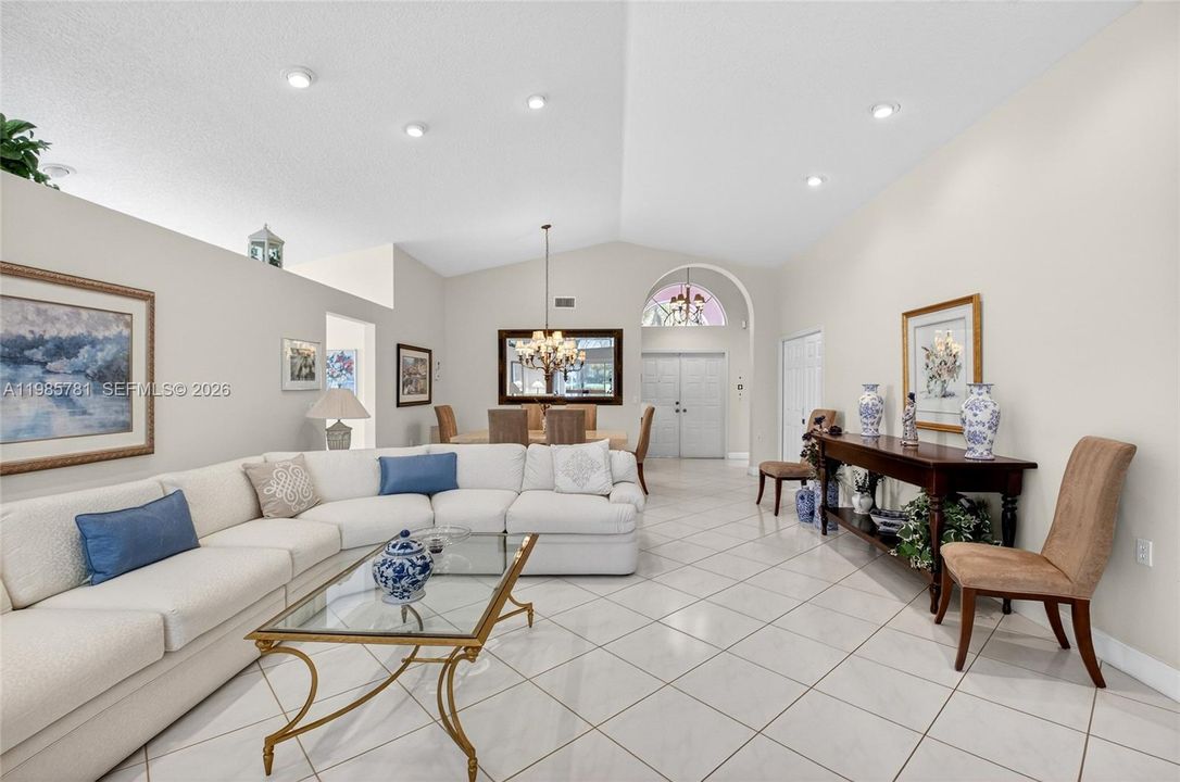 En Venta: $469,900 (3 camas, 2 baños, 2049 Pies cuadrados)
