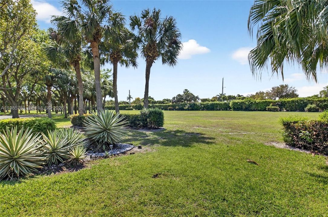 En Venta: $469,900 (3 camas, 2 baños, 2049 Pies cuadrados)