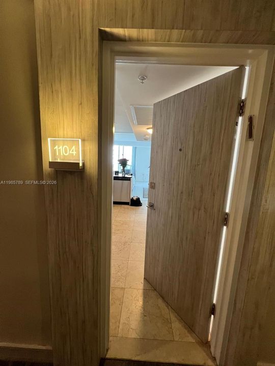 Active With Contract: $470,000 (0 beds, 1 baths, 481 Square Feet)