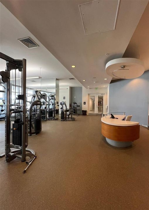 Active With Contract: $470,000 (0 beds, 1 baths, 481 Square Feet)