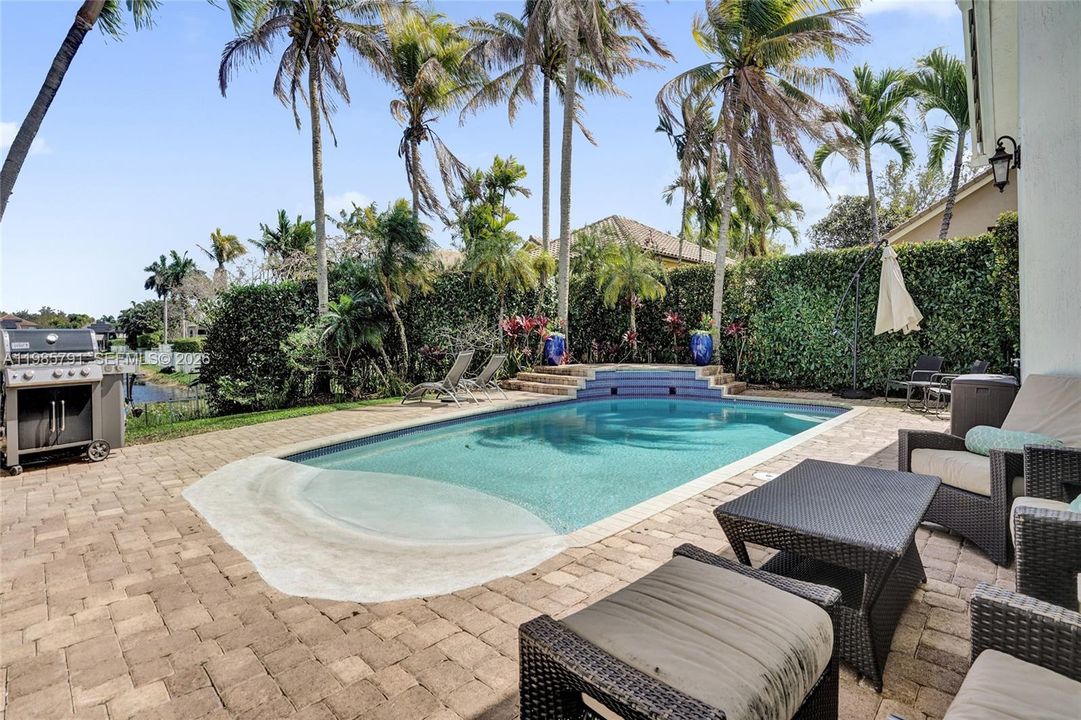 Recently Sold: $1,350,000 (5 beds, 4 baths, 3752 Square Feet)