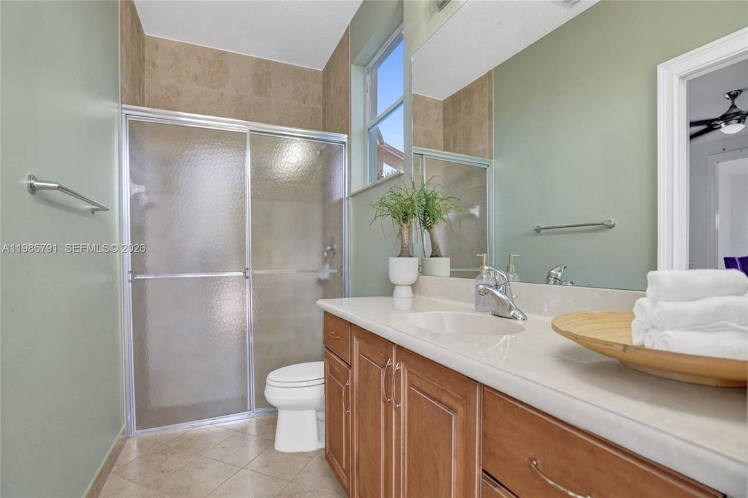 Recently Sold: $1,350,000 (5 beds, 4 baths, 3752 Square Feet)