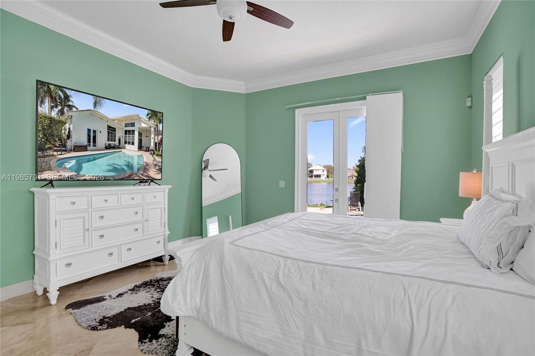 Recently Sold: $1,350,000 (5 beds, 4 baths, 3752 Square Feet)