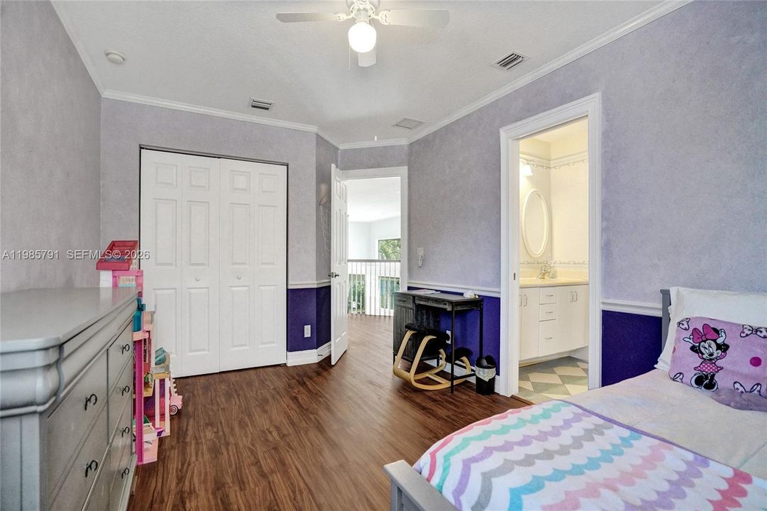 Recently Sold: $1,350,000 (5 beds, 4 baths, 3752 Square Feet)