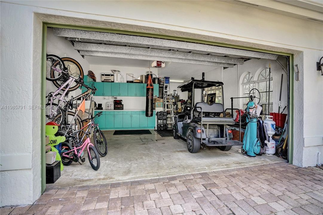 Recently Sold: $1,350,000 (5 beds, 4 baths, 3752 Square Feet)