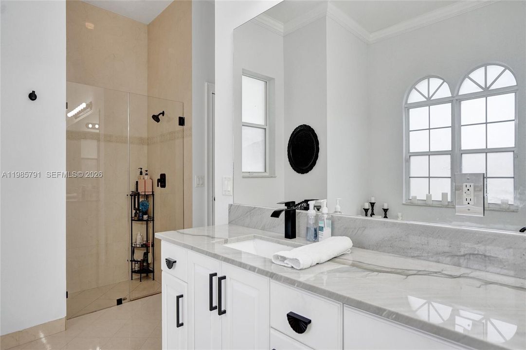 Recently Sold: $1,350,000 (5 beds, 4 baths, 3752 Square Feet)